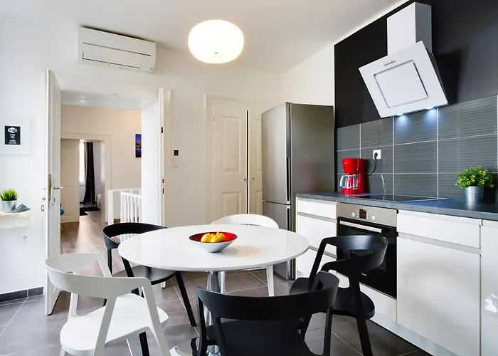 Arta Vela - Old Town Centre 扎达尔